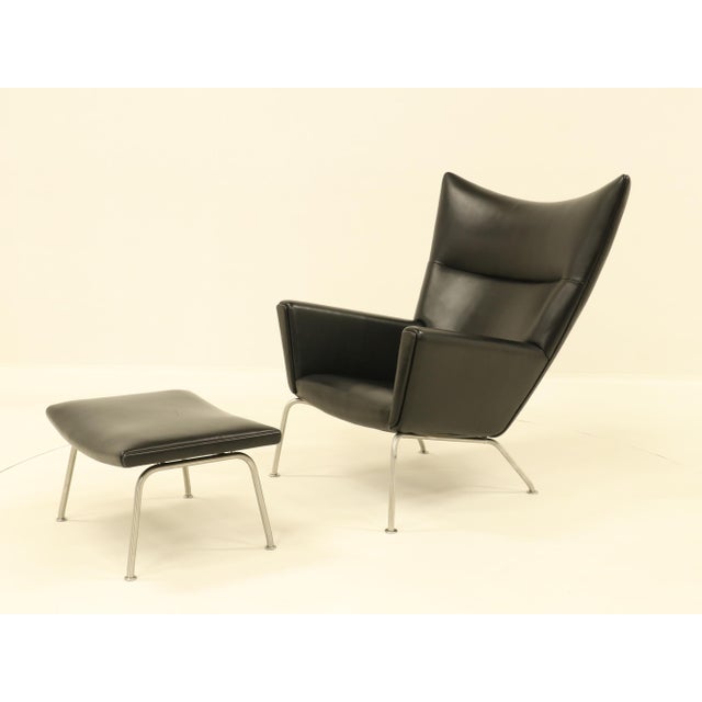 Set of Wing Chair with Ottoman by Hans Wegner for Carl Hansen & Søn, 1990s, Set of 2 For Sale - Image 10 of 18