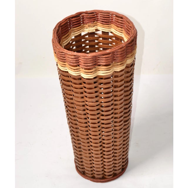 Bloomingdale's 1990 Natural Hand Woven Fibers Cane Bamboo Wood Umbrella Stand Floor Vase For Sale - Image 4 of 12