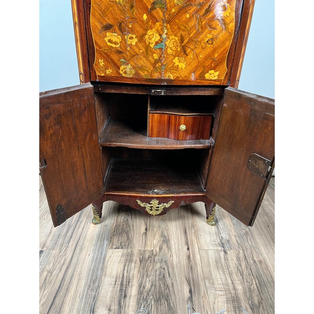 Wood Secrétaire À Abattant d'Époque French Louis XV Style Inlaid Diminutive Secretary C. 19th Century For Sale - Image 7 of 13