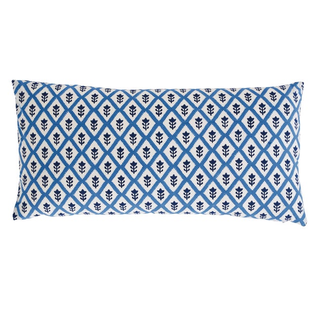 This pillow featuers Bagru on front with Buti on back by Molly Mahon for Schumacher with a Knife Edge finish. A fresh,...