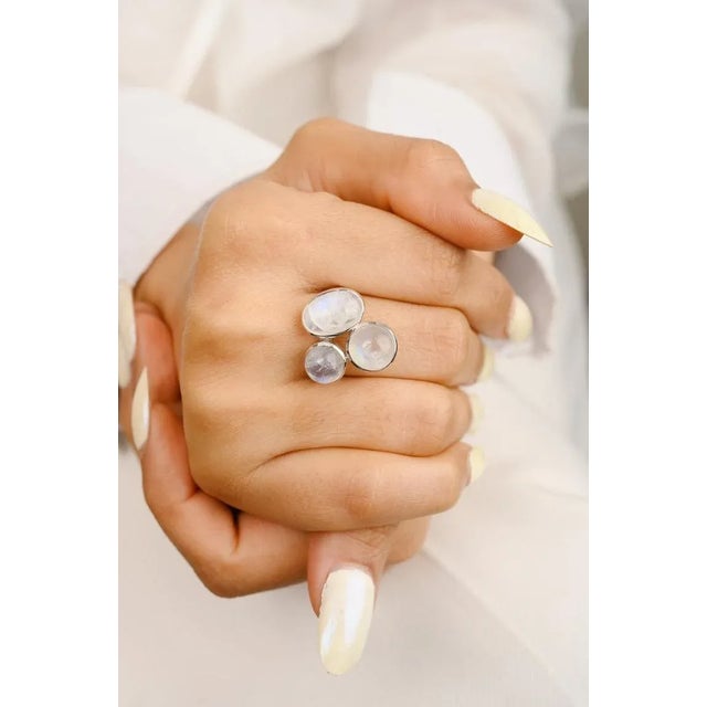 Boho 9.86ct Rainbow Moonstone Cocktail Ring Size 7 in 18k White Gold For Sale - Image 4 of 13