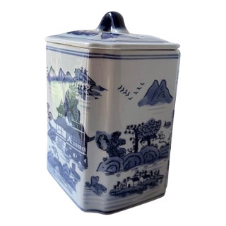 Blue and White Chinoiserie Rectangular Jar With Lid For Sale