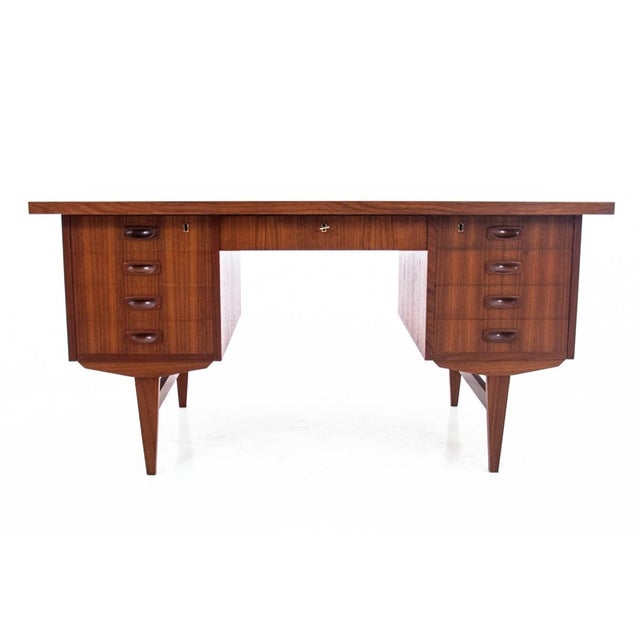 Danish Teak Desk, 1960s, in Very Good conditions. Designed 1960 to 1969
