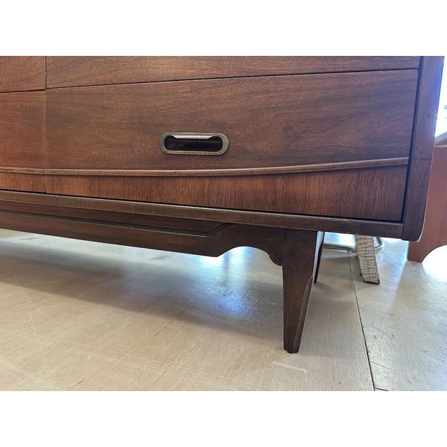 1960s Walnut 9 Drawer Lowboy Dresser by Hooker Furniture For Sale - Image 11 of 12
