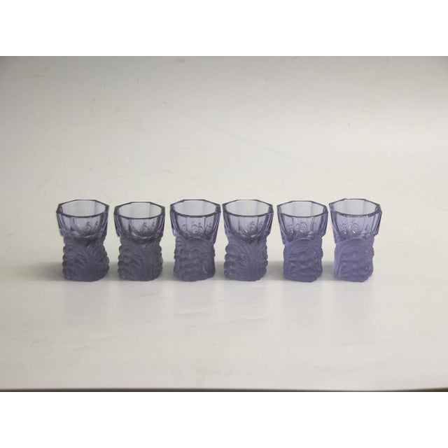 Art Deco Crystal Glass Carafe with 6 Glasses in the style of R. Lalique, 1930s, Set of 7 For Sale - Image 3 of 16