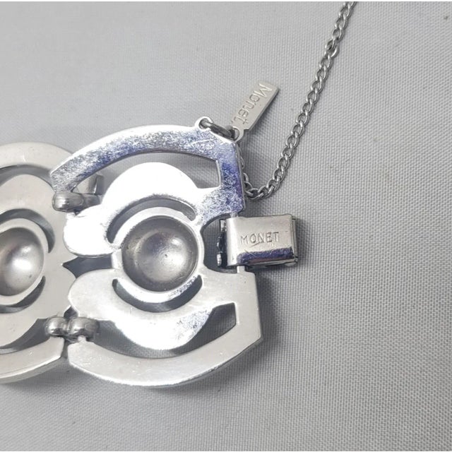 1950s Vintage 1950s Signed Monet Modernist Rhodium Plated Bracelet For Sale - Image 5 of 9