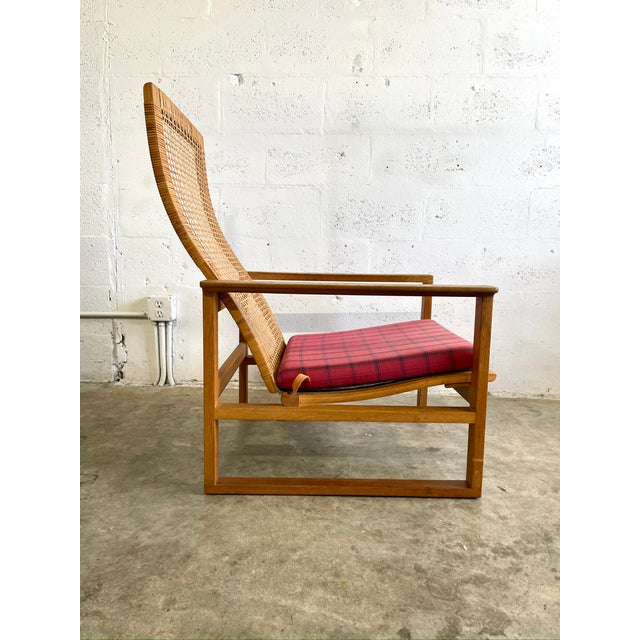 Mid-Century Modern Borge Mogensen Bm-2254 Danish Modern Lounge Chair & Ottoman For Sale - Image 3 of 16