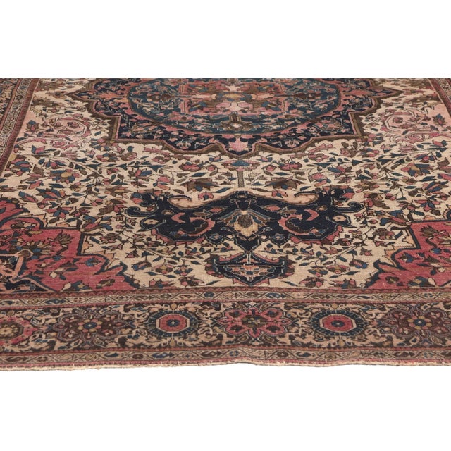 Antique Persian Sarouk Farahan Rug - 04'00 X 06'05 For Sale - Image 4 of 9