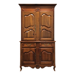 Late 20th Century Thomasville Pine French Country Style Illuminated Bar Cabinet For Sale