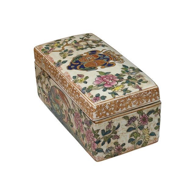 Vintage Chinese Famiile Rose Enamel Graphic Rectangular Porcelain Box For Sale - Image 9 of 12