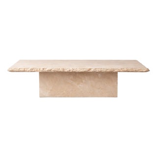 Sofita Marble Coffee Table – Hand-Chiseled Edge Attributed to House of Léon For Sale