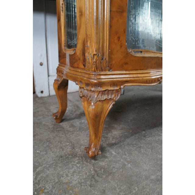 Antique Italian Baroque Rococo Walnut Burr Curio Display Cabinet Glass Showcase For Sale - Image 9 of 18