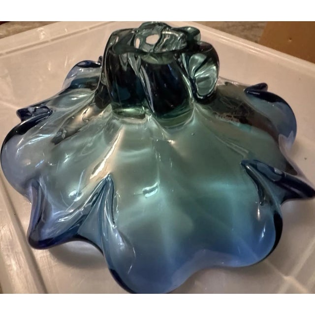 Mid-Century Modern Hand-Blown Blue Green Art Glass Bowl Iridescent Flower Scalloped Bowl Vintage Royal Gallery Poland For Sale - Image 3 of 10