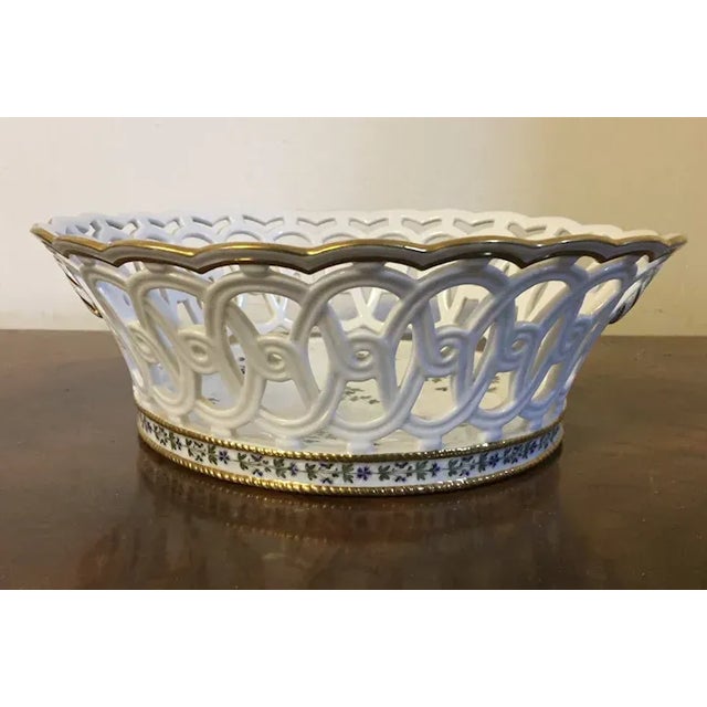 Antique 18th Century French Empire Dihl et Guerhard Porcelain Sprig Reticulated Corbeille For Sale - Image 9 of 12