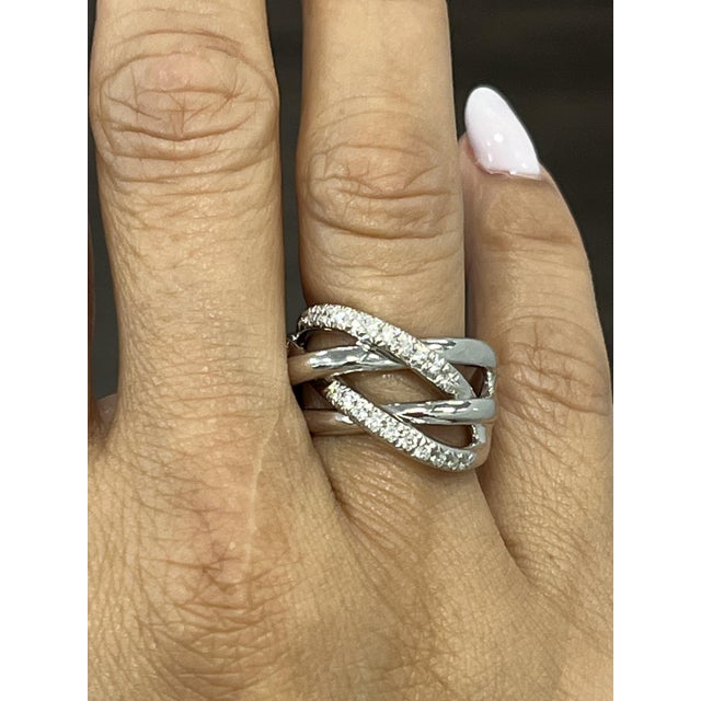 Modern 0.53 Ct Diamond Fashion Ring Size 6 For Sale - Image 3 of 6