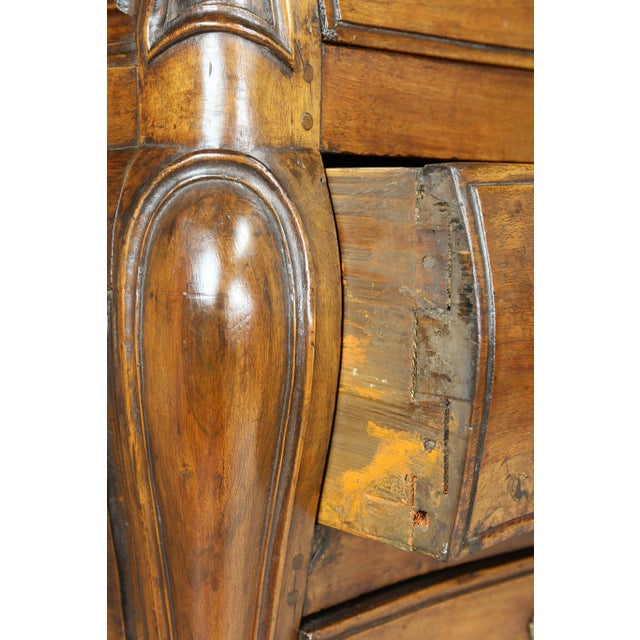 Mid 18th Century Louis XV Provincial Walnut Bombe Commode For Sale - Image 5 of 11