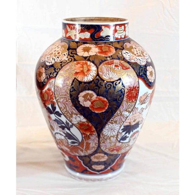 Japanese Meiji Imari Porcelain Lidded Vases, 1860, Set of 2 For Sale - Image 10 of 11