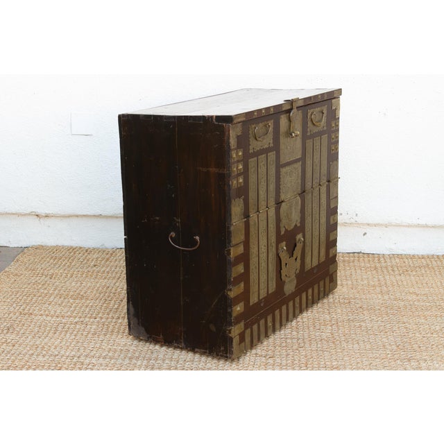 Refined Early 20th Century Korean Bandaji Chest For Sale - Image 11 of 13