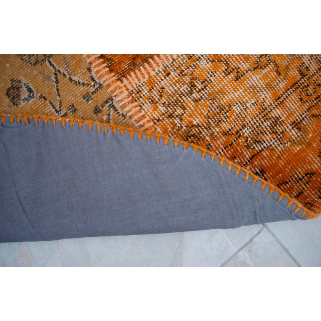 The Orange Way Turkish Round Rug Hand Knotted Handstitched Living Room Entry Decor - 5' Diameter For Sale - Image 9 of 11