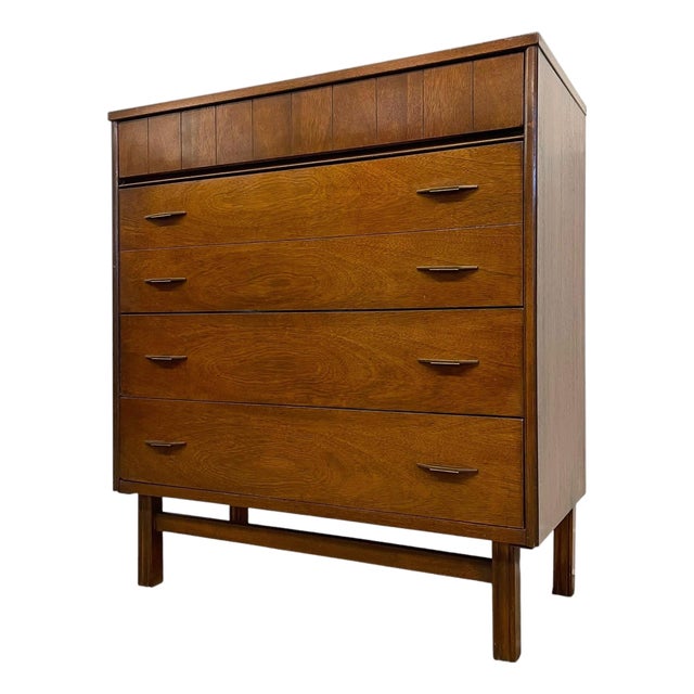 1970s Mid Century Modern Bassett Furniture 4 Drawer Dresser With Dovetail Construction and Brass-Toned Pulls For Sale