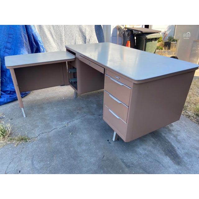 Mid-Century Modern 1950s General Fireproofing Vintage Mid Century Modern Tanker Desk For Sale - Image 3 of 12
