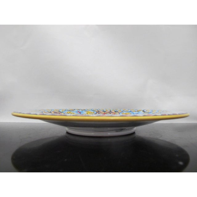 Early 20th Century Italian Deruta Gialletti Majolica Pottery Serving or Wall Plate For Sale - Image 5 of 8