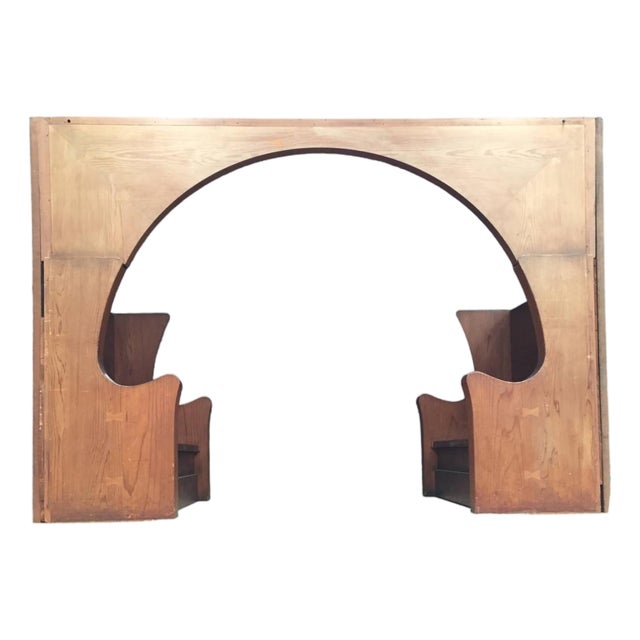 Early 20th Century Victorian Redwood Inglenook With Archway & Built-in Benches For Sale