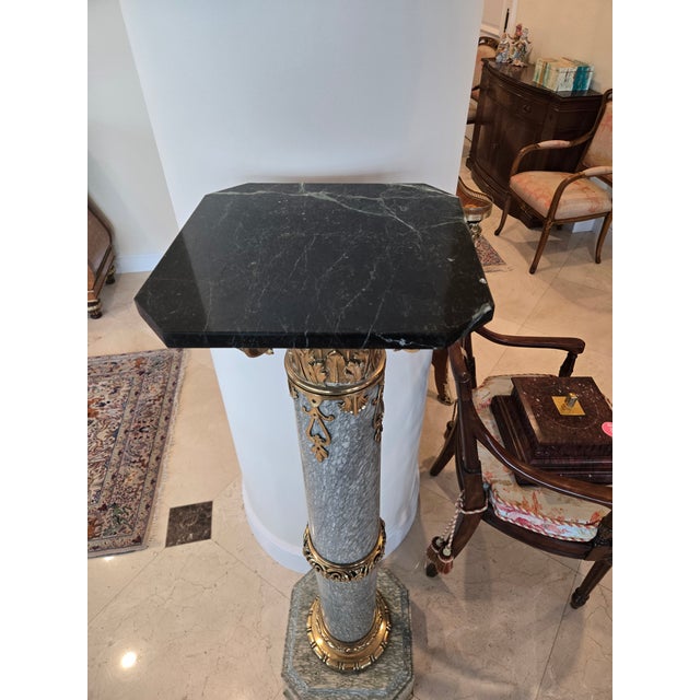French Ornate French Style Louis 16th Gray Marble and Bronze Pedestal For Sale - Image 3 of 9