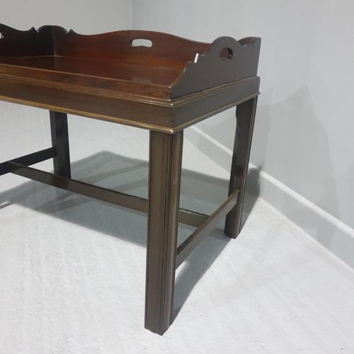 This is a very nice 18th Century Georgian antique cuban mahogany butlers tray coffee table, top removes.