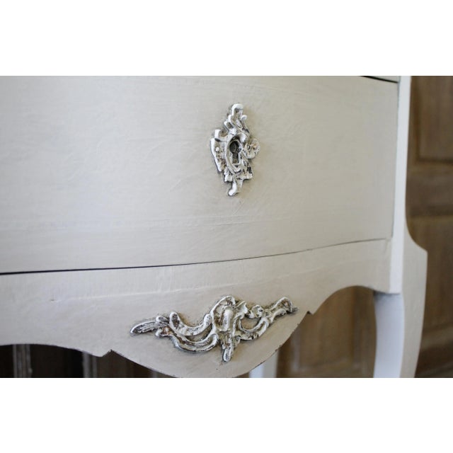 1940s 1940s Louis XV Style Marble Topped Walnut Commode For Sale - Image 5 of 12