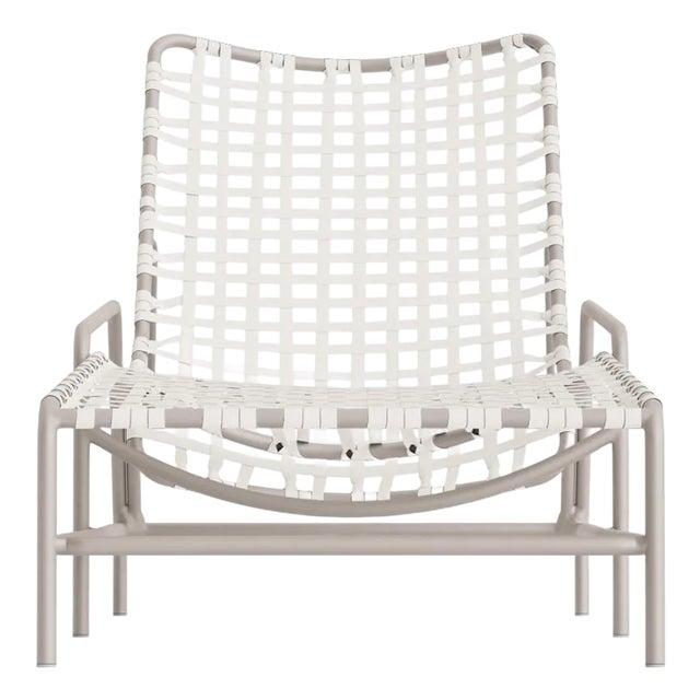 Brown Jordan Kantan Aluminum Vinyl Chaise Lounge, Dove frame with White Lite fabric For Sale