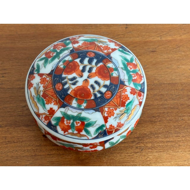 Japanese Small Vintage Imari Style Lidded Bowl For Sale - Image 3 of 6