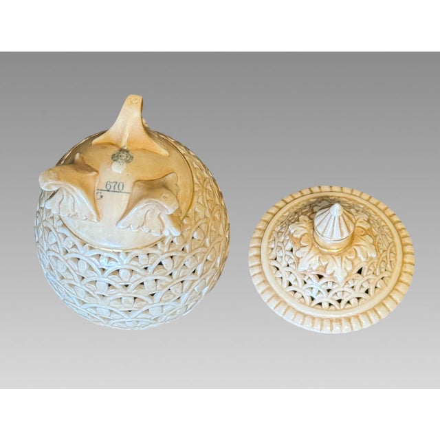 1900 - 1909 Rare Antique Royal China Works Worcester Reticulated Pot Pourri Vessel / Vessel / Vase 1905. #670 For Sale - Image 5 of 8