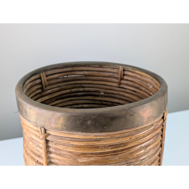 Mid-Century Modern Italian Pencil Reed Rattan and Brass Umbrella Stand, 1970s, in Good conditions. Designed 1970 to 1979