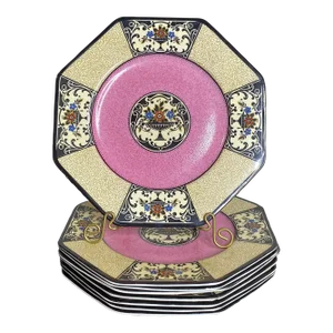 Eight Antique Wedgwood Nanette Plates