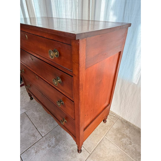 Early 19th Century Beautiful American / New England Sheraton Chest of Drawers For Sale - Image 4 of 18