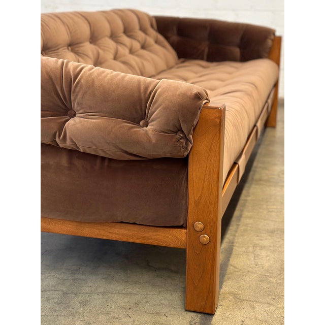 Osasco Sofa in Pecan Velvet For Sale - Image 4 of 12