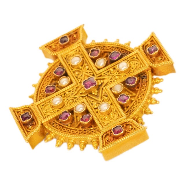 Antique Italian Etruscan Revival 22k Gold Brooch Rubies & Pearls Marchesini 1870 For Sale - Image 9 of 16