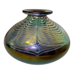 Large Hand Blown Stuart Abelman 1987 Iridescent Pulled Feather Aurene Glass Vase