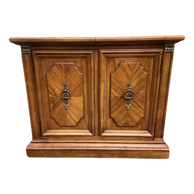 1970s Stanley Walnut Neoclassical Hollywood Regency Flip Top Server / Buffet / Bar For Sale