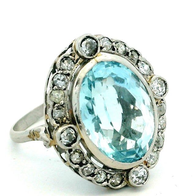 1930s Art Deco Platinum Aquamarine Diamond Halo Ring, 10 Ct, Size 8 For Sale - Image 4 of 14