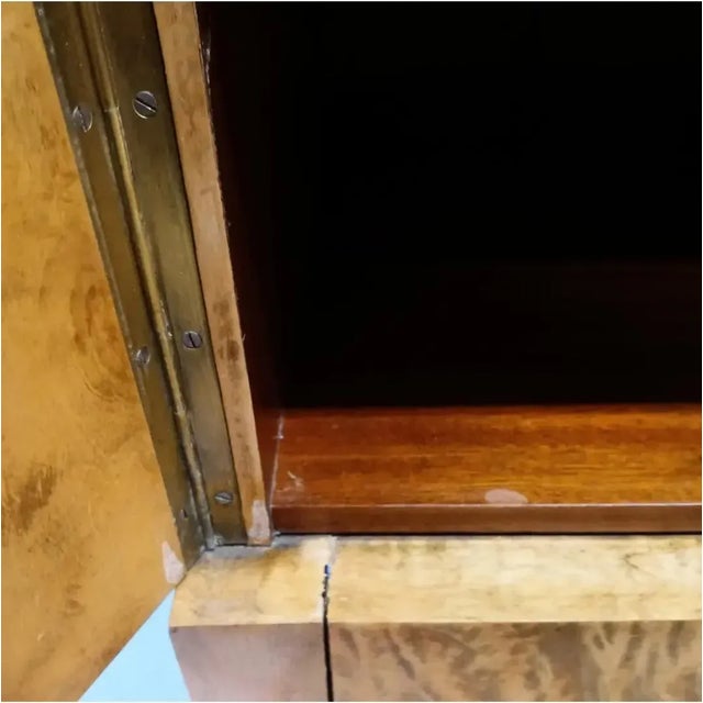 1990s Vintage Beidemeier Large Tiger Stripe 3 Compartment Honey Colored Storage Buffet Sideboard Credenza For Sale - Image 5 of 12