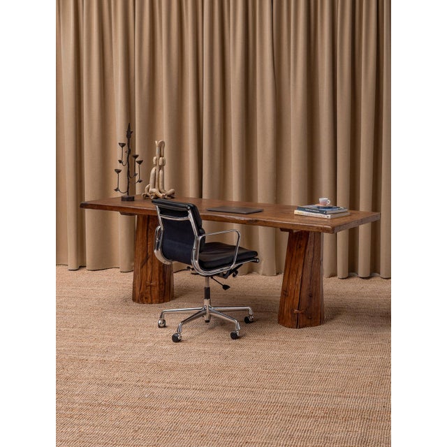 Sculptural Oak Desk, 1970s, in Very Good conditions. Designed 1970 to 1979