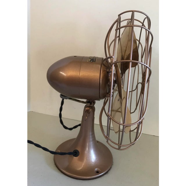 Mid 20th Century 1949 Emerson Golden Jubilee Rose Gold Oscillating Electric Fan For Sale - Image 5 of 9
