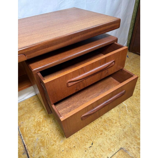 1960s Vintage Teak Desk by Victor Wilkins for G-Plan, 1960 For Sale - Image 5 of 13