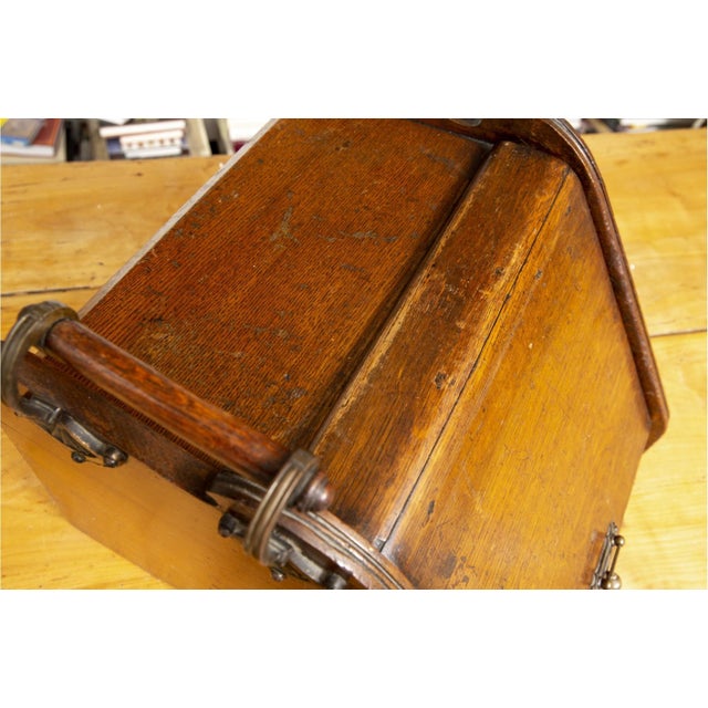 19th Century English Victorian Inlaid Walnut Coal Scuttle With Brass Handle For Sale - Image 4 of 8