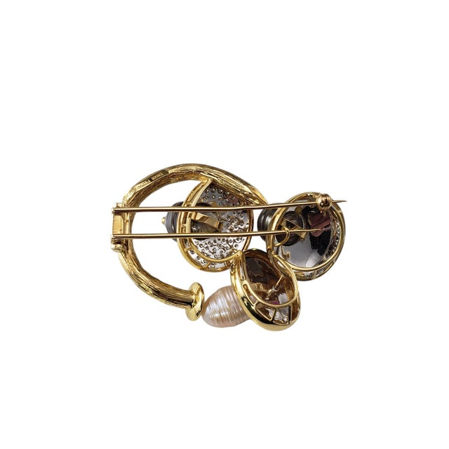 Late 20th Century Late 20th Century Dagon 18k Yellow Gold and Platinum Pearl Diamond Brooch For Sale - Image 5 of 7
