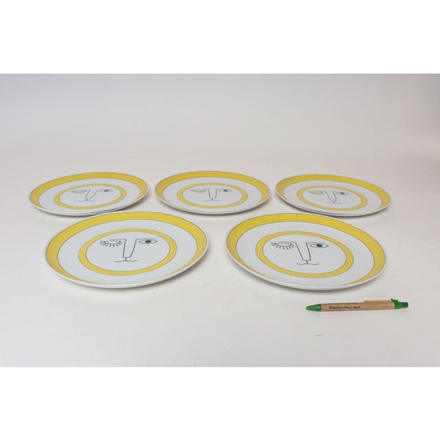 Set of Five Vintage Taste Setter Collection Winking Lion Plates by Sigma Italy For Sale In New York - Image 6 of 13