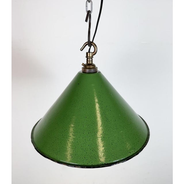 British Industrial Green Enamel Factory Pendant Lamp, 1950s For Sale - Image 6 of 15