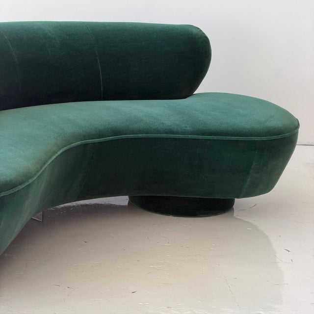 Postmodern Cloud Serpentine Sofa by Vladimir Kagan for Directional in Mohair For Sale - Image 3 of 6
